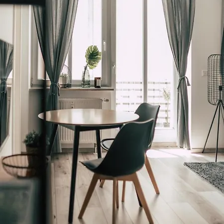 Luga Homes - Gewandhaus Apartment